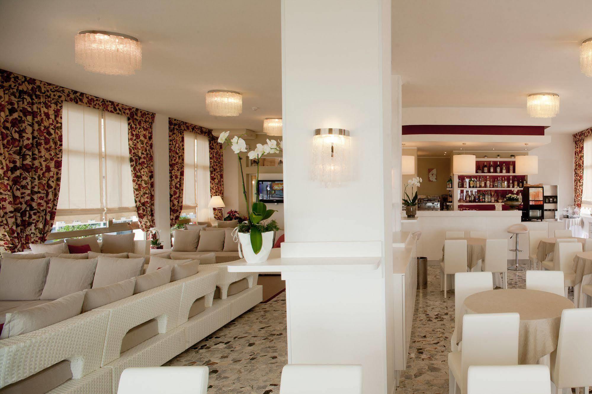 Hotel Canarie Lido di Jesolo Zewnętrze zdjęcie
